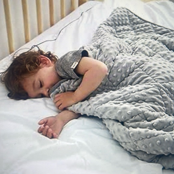 Weighted Blanket for Kids - Picture 3 of 10